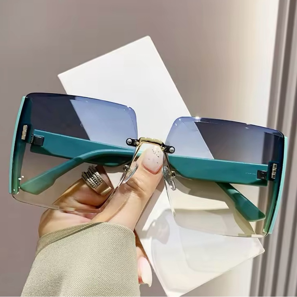 Stylish Green Oversized and trendy Gradient Square Sunglasses-New - Picture 2 of 4